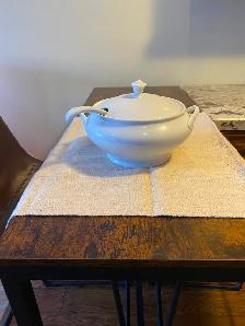 Large White Ceramic Soup Tureen with Lid and bowls