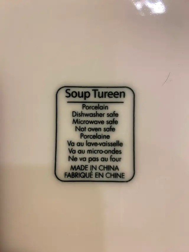 Large White Ceramic Soup Tureen with Lid and bowls - Photo 4