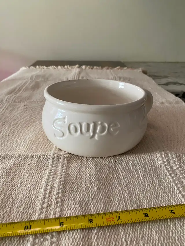 Large White Ceramic Soup Tureen with Lid and bowls - Photo 7