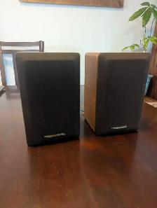 Speakers 40 watt 8'x 5'