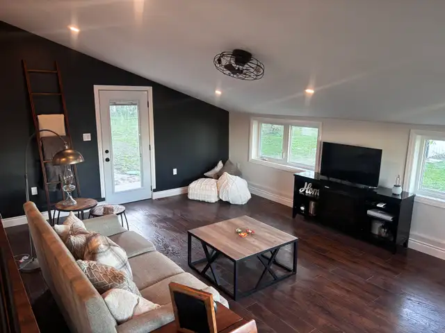 Fully Furnised, single person room available for rent in Omemee - Photo 7