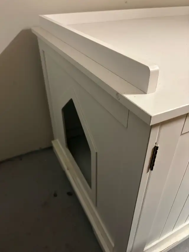 Cat Litter Box Enclosure - Photo 2