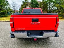 2017 GMC SLE 4X4 Excellent shape 6.5ft lined box. - Photo 3