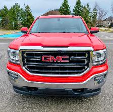 2017 GMC SLE 4X4 Excellent shape 6.5ft lined box. - Photo 7