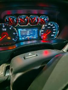 2017 GMC SLE 4X4 Excellent shape 6.5ft lined box. - Photo 9