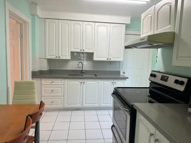 All Inclusive Room for rent at Yonge Finch subway entrance - Photo 4