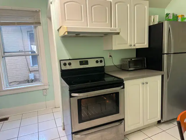 All Inclusive Room for rent at Yonge Finch subway entrance - Photo 5
