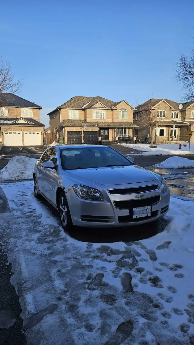 2009 Chevy Malibu 2LT - Photo 2