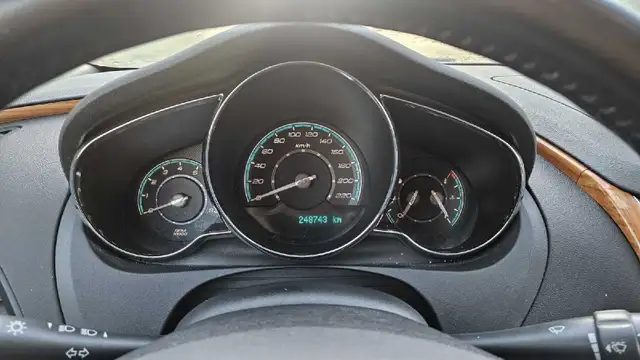 2009 Chevy Malibu 2LT - Photo 5