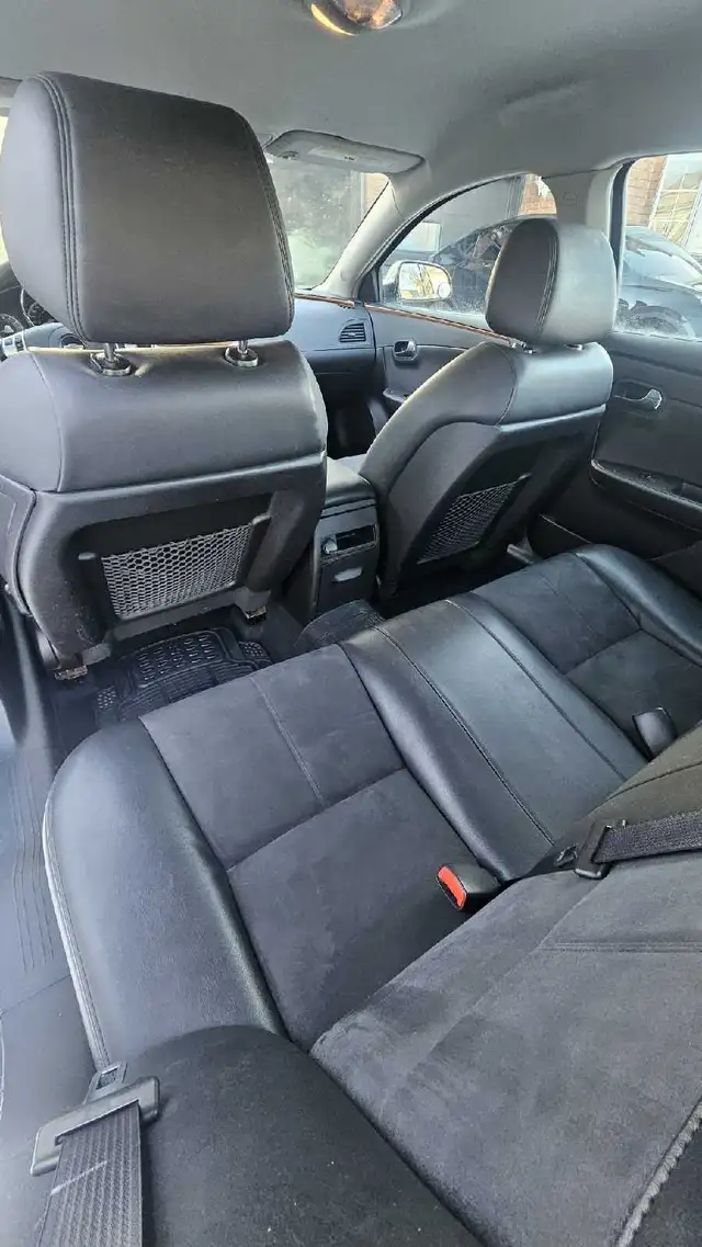 2009 Chevy Malibu 2LT - Photo 8