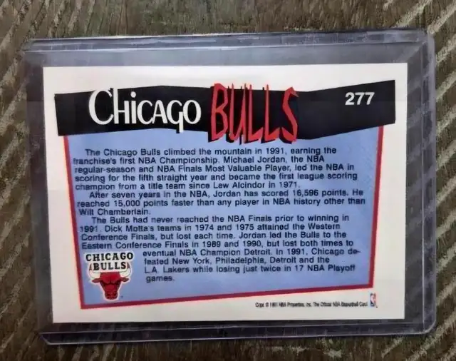 Three 1990s Michael Jordan NBA Cards - Photo 3