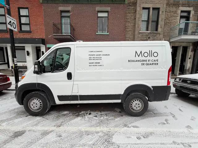 LIVRAISON ET ENTRETIEN MÉNAGER