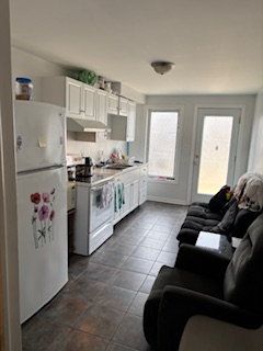 Newmarket 1 BR Walkout Basement Apartment for Rent - Photo 2