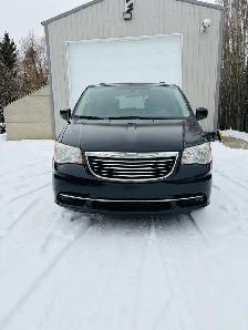 2014 - Chrysler Town & Country Touring Edition - Photo 5