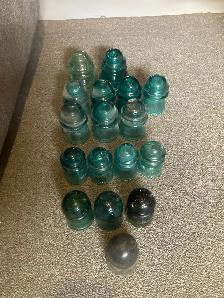 antique glass insulators - Photo 4
