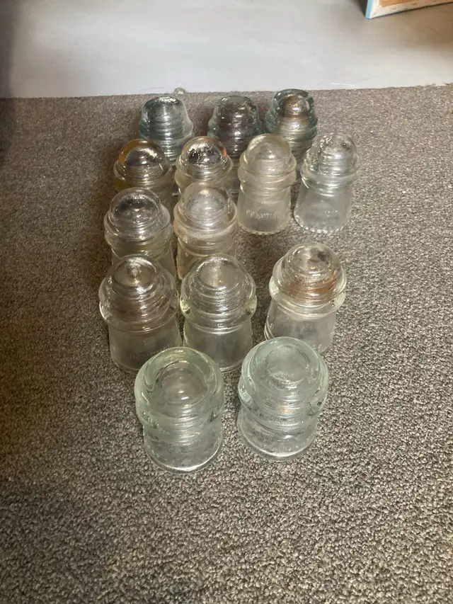antique glass insulators - Photo 5
