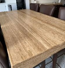 Table en marbre avec buffet