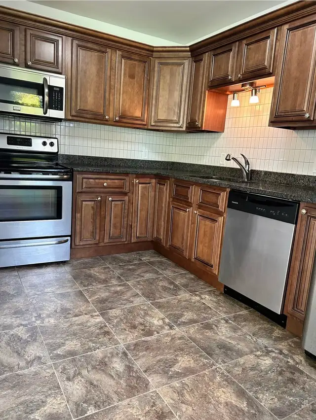 Near Hospital, Condo For Rent - Photo 2