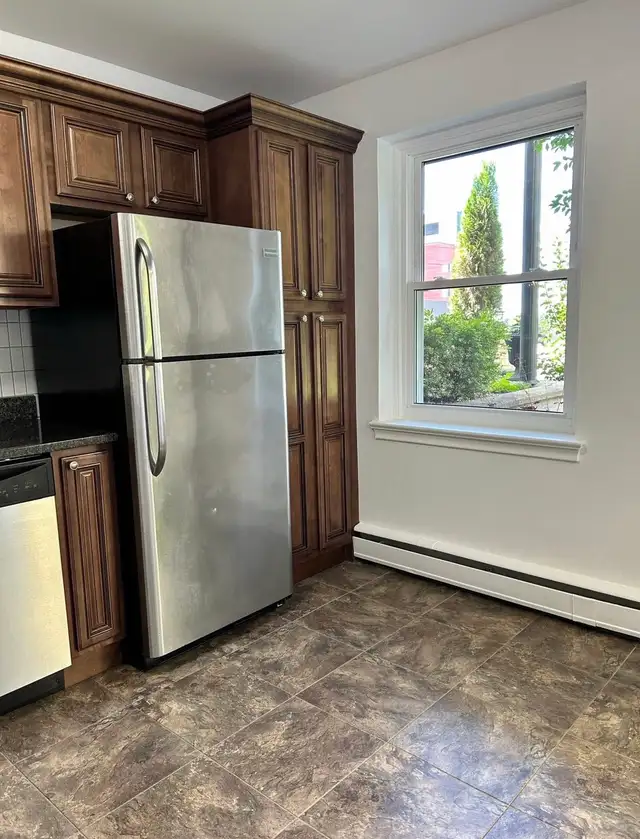 Near Hospital, Condo For Rent - Photo 3