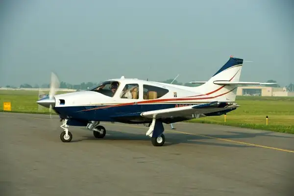 Commander 114 or 112 half share partner