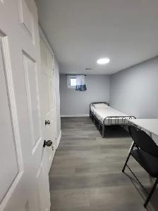 NORTH-YORK ROOM RENTAL w/ PRIVATE BATHROOM, $800 ~ 850 - Photo 3