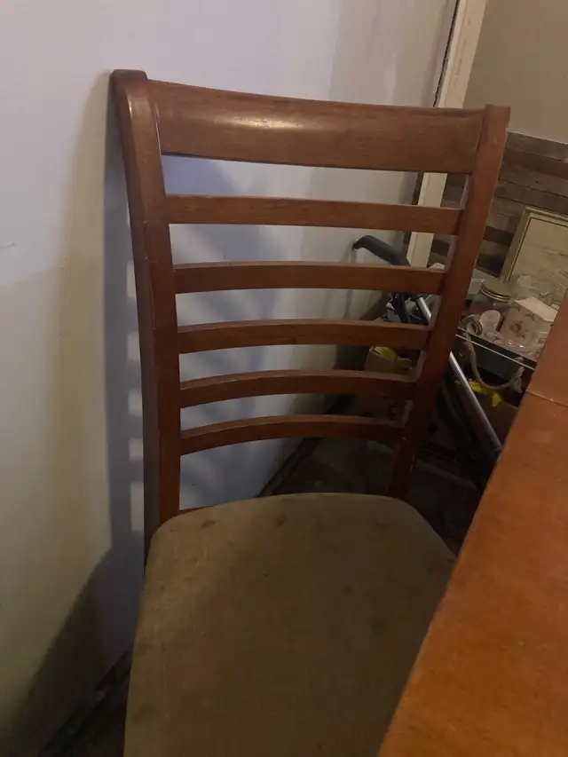 dining table and chairs - Photo 2