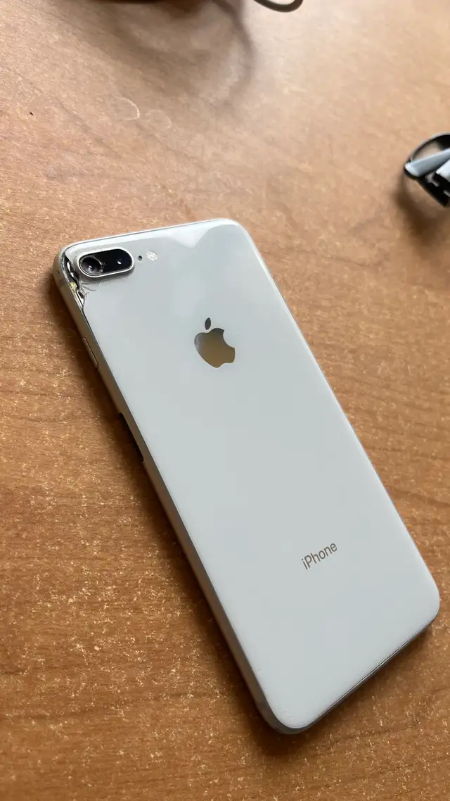 Apple iPhone 8 Plus 64Gb - Photo 2