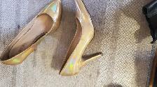 Ladies Gold 4' High Heels - Size 9