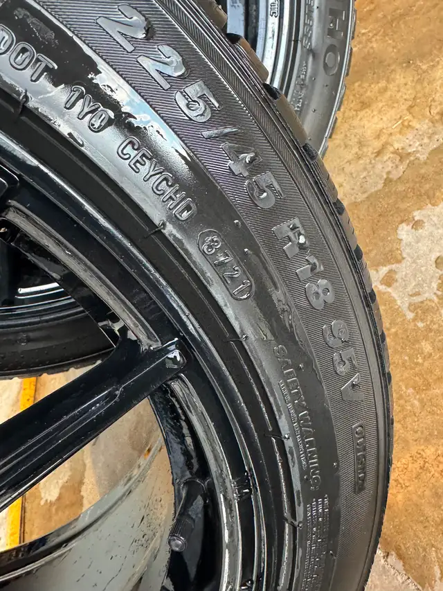 225/45/18 Kuhmo Winteraft Snow Wheels - Photo 6