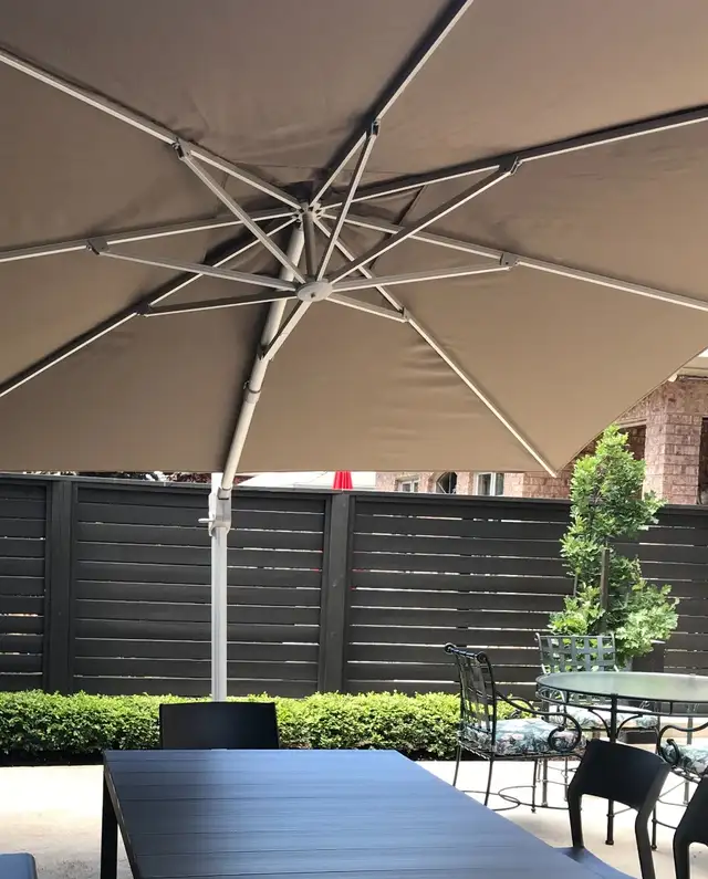 12’ x 12’ Cantilever Patio Umbrella – Aluminum – Like New – Movi - Photo 4