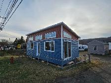 DEMONSTRATEUR 16X28 - MINI CHALET/ ATELIER/ MAISON - À ASSEMBLER