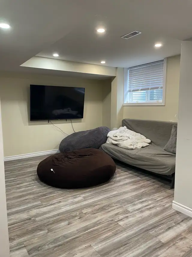 Summer Sublet (4 months) in Guelph - Photo 2