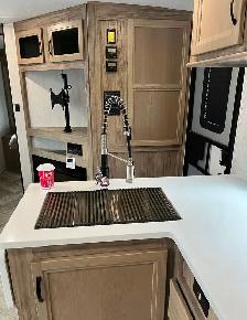 Description 2022 SolAire Ultra Lite 294DBKS - Photo 3