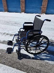 Wheelchair with 18' wide seat - Photo 3