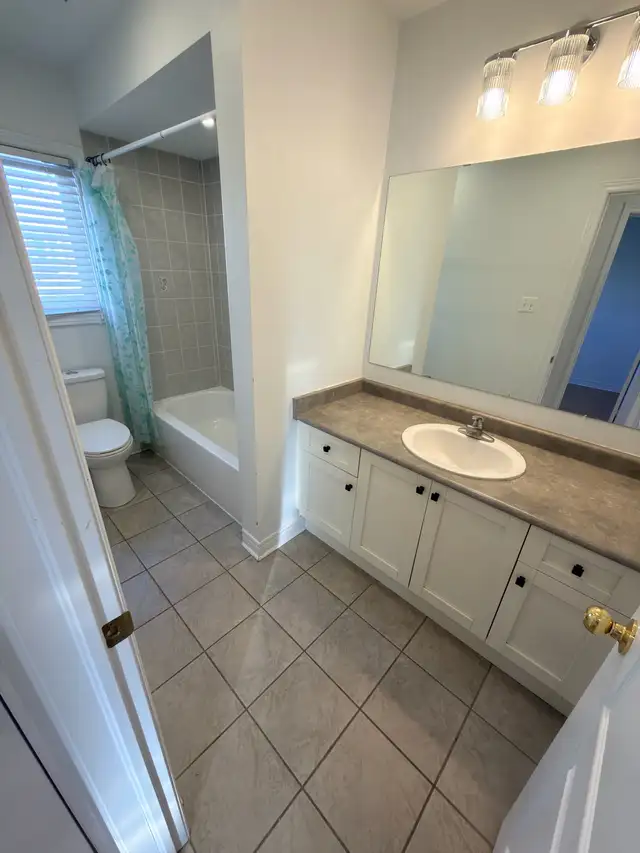 Semi Detached in Brampton For Rent - Photo 10