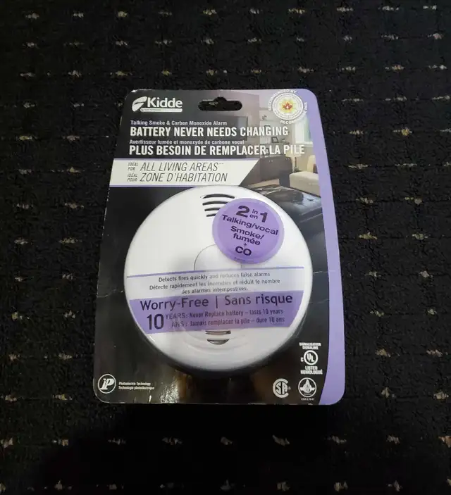 DÉTECTEUR DE FUMÉE ET DE MONOXYDE DE CARBONE ( sonore et vocale)