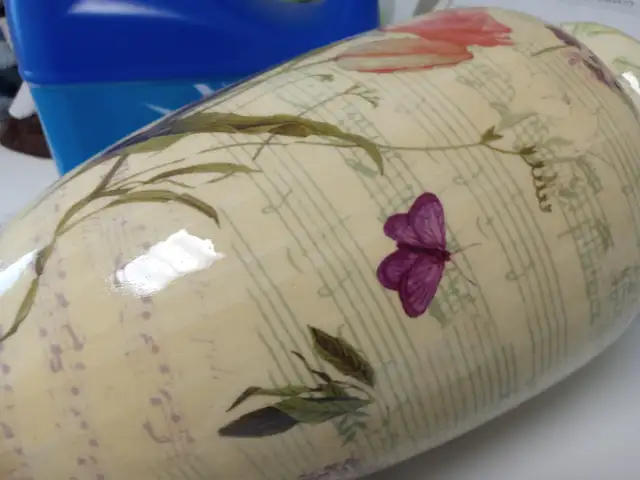 Beautiful porcelain vase. - Photo 5