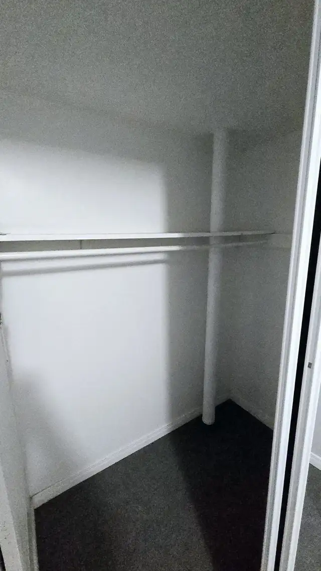 Basement Apt for Rent - Photo 9