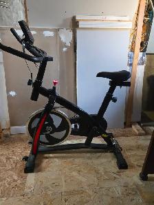 Exercise Bike / Vélo stationnaire