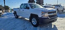 2016 Chevrolet Silverado 1500 Work Truck - 4x4 - Loaded interior - Photo 3