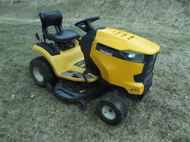 Cub Cadet XT1 LT Riding Lawn Mower
