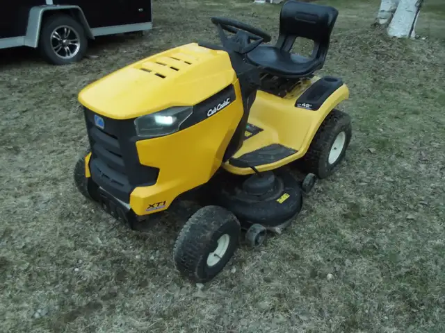Cub Cadet XT1 LT Riding Lawn Mower - Photo 2