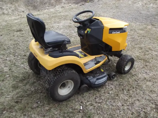Cub Cadet XT1 LT Riding Lawn Mower - Photo 5