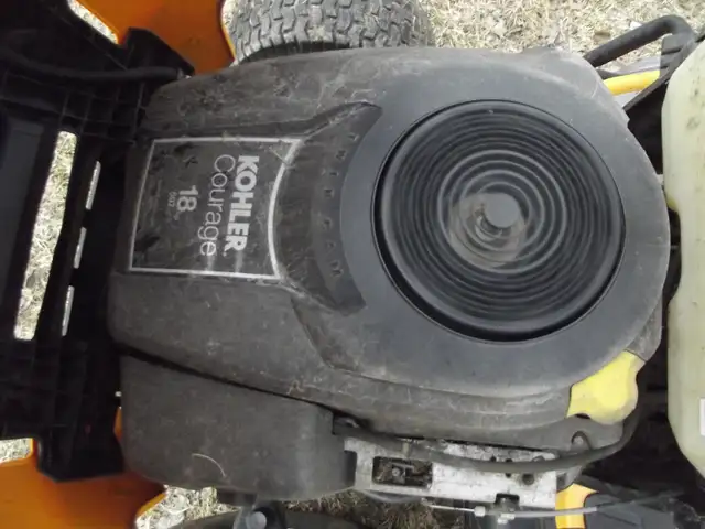 Cub Cadet XT1 LT Riding Lawn Mower - Photo 9