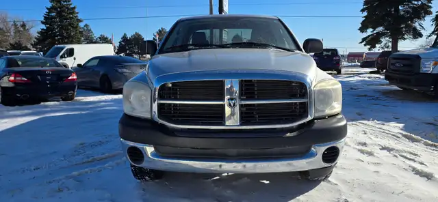 2008 Dodge Ram 1500 ST 4x4 - 4 Doors -Tow package! - Photo 2