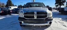 2008 Dodge Ram 1500 ST 4x4 - 4 Doors -Tow package! - Photo 2