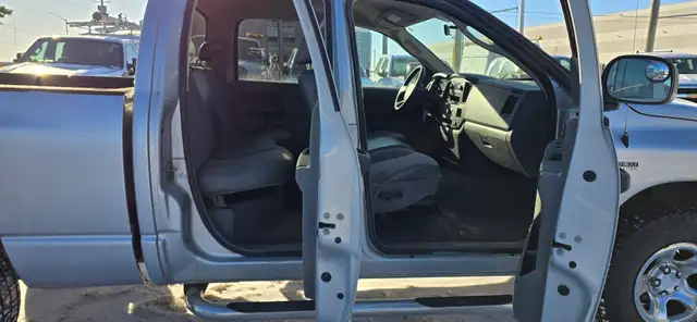 2008 Dodge Ram 1500 ST 4x4 - 4 Doors -Tow package! - Photo 10