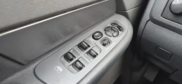 2008 Dodge Ram 1500 ST 4x4 - 4 Doors -Tow package! - Photo 16
