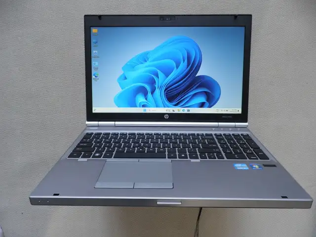 HP EliteBook 8560p i7-2th Gen Laptop