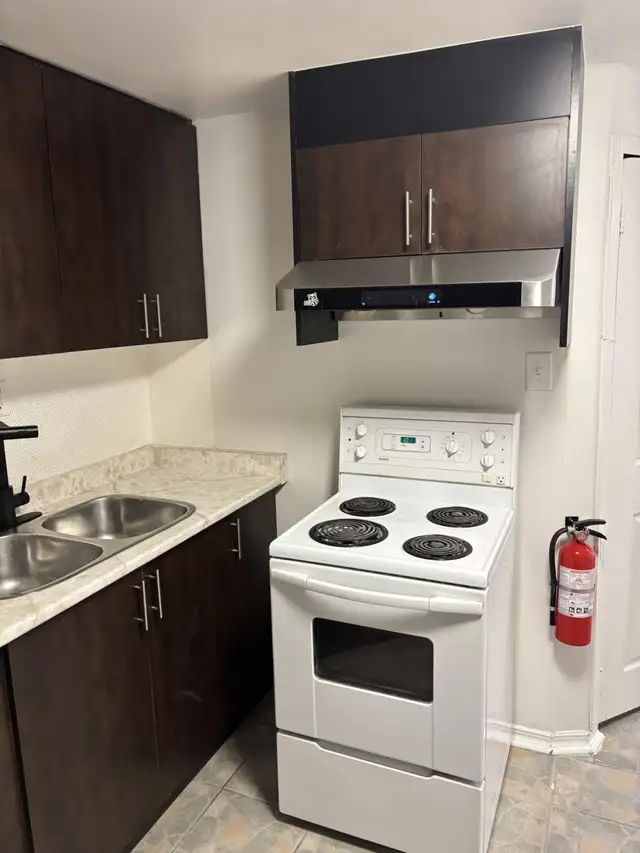 2-Bedroom 1-Bath Basement for Rent – Heartland | All Utilities - Photo 3